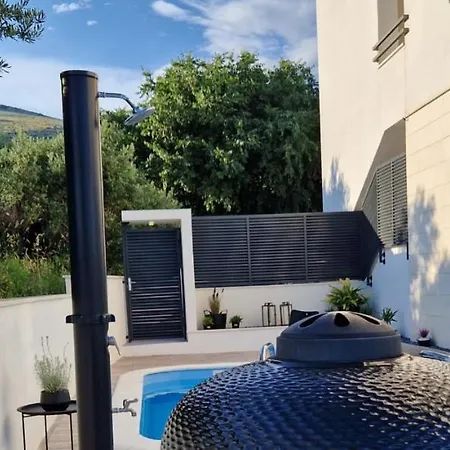 Marcelina 1 With Private Pool * Трогир